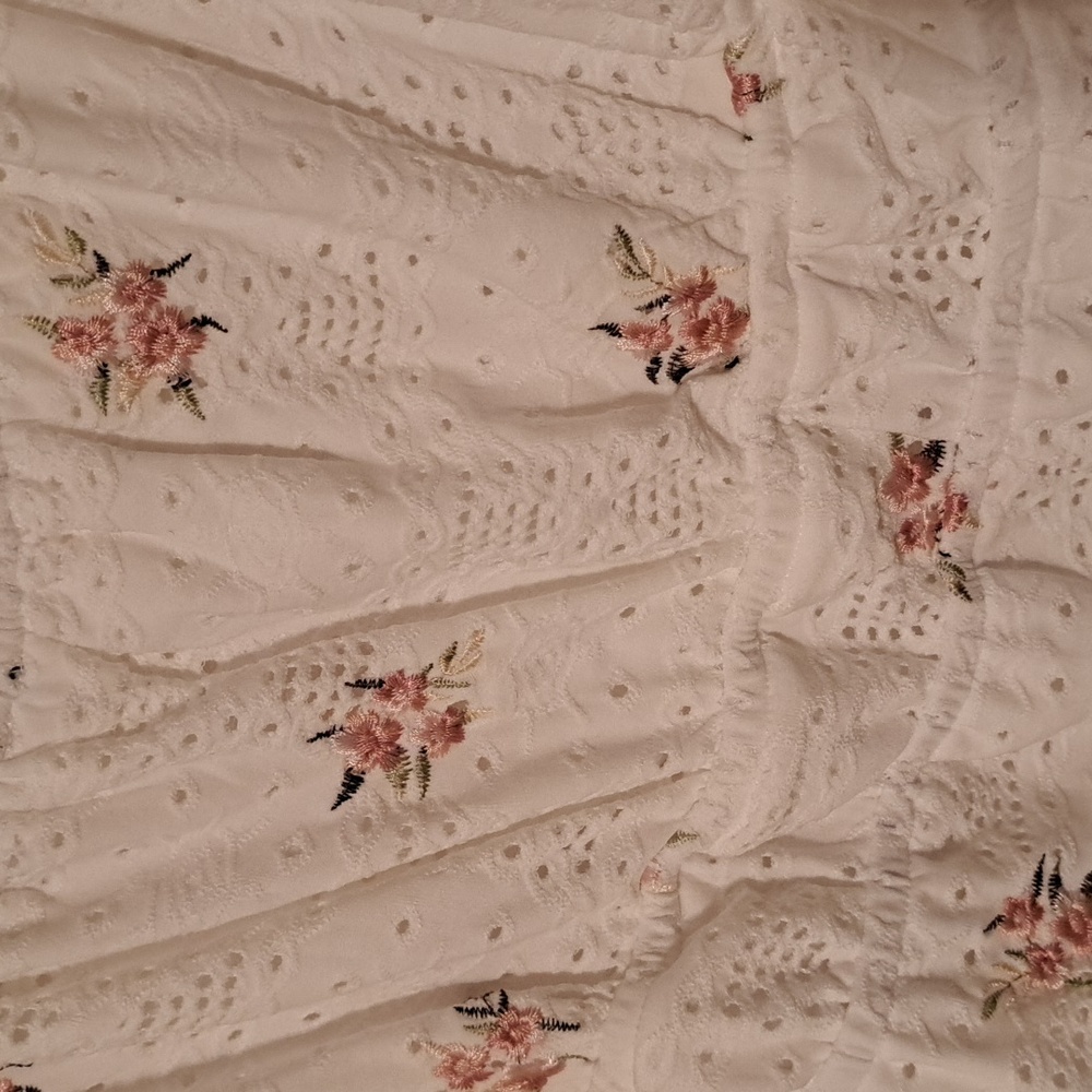 NWOT Kirious White Floral Eyelet Blouse.  Size Large. - Picture 7 of 8